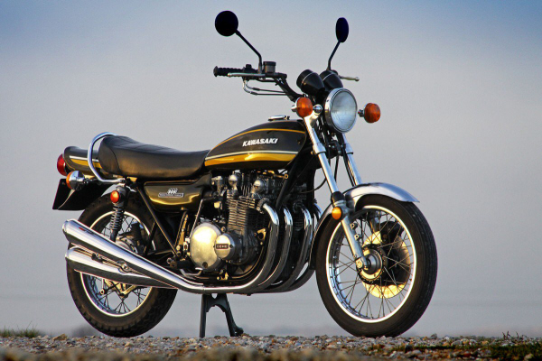 classic japanese four cylinder 900cc motorcycle